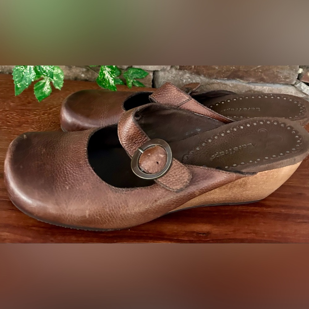 BareTraps Brown Mules with Cushioned Footbed
